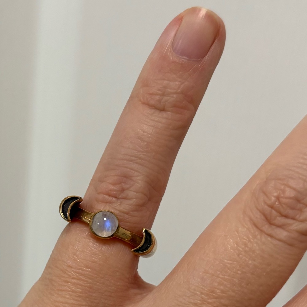 Pamela Love Luna ring in Opal and rose gold, size 6, never worn gorgeous style